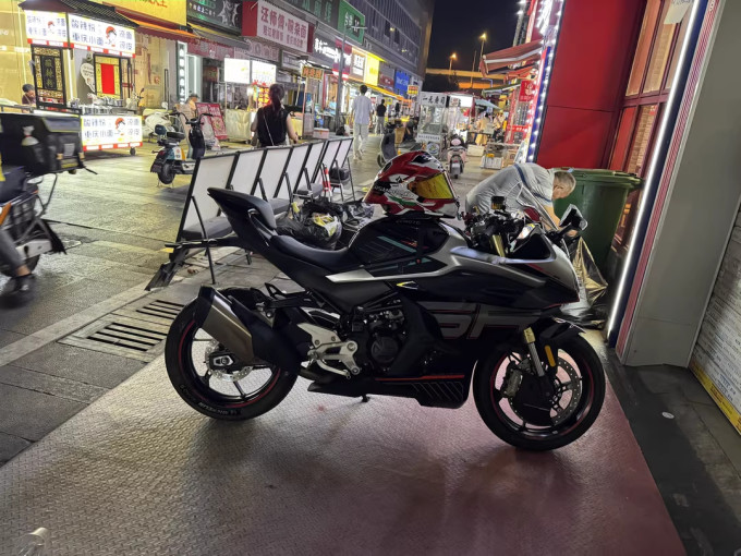 摩托车骑行装备