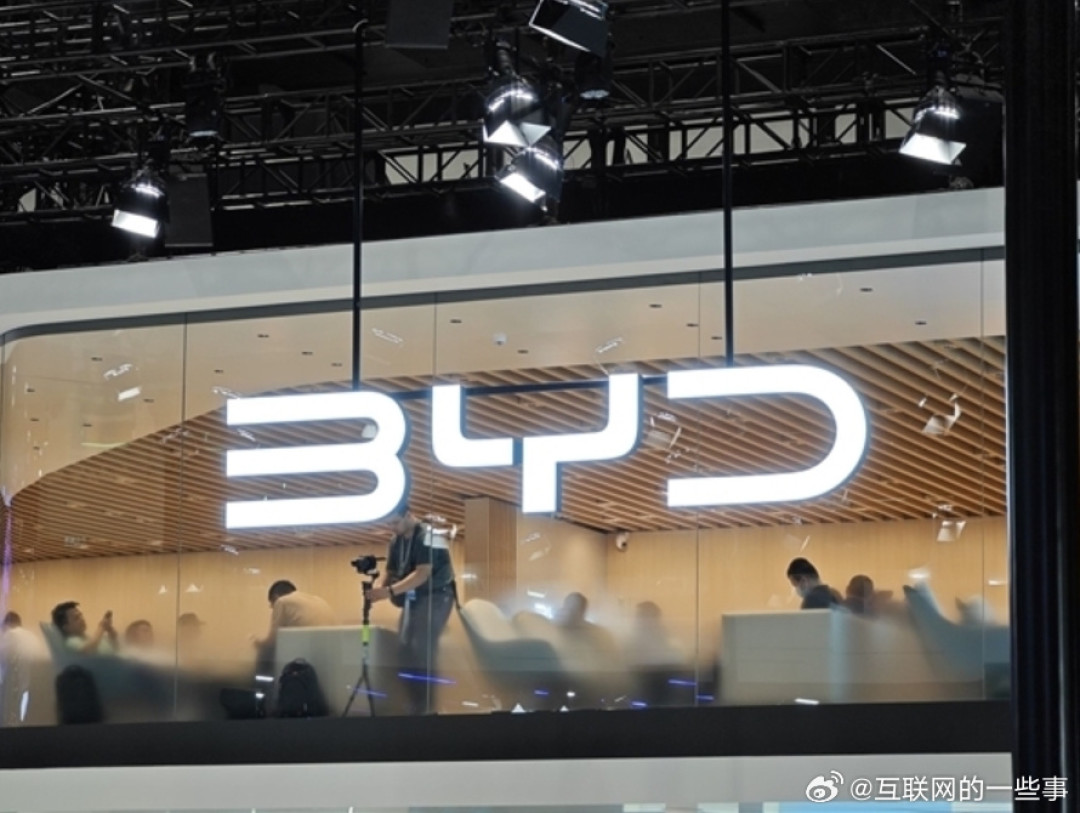 比亚迪召回18.32万辆唐/秦:刹车灯常亮不等于刹车失灵,2018-2022款唐DM占了大头——名单怎么查、修什么、免不免费、要不要慌,四本账算完再决定去不去4S店