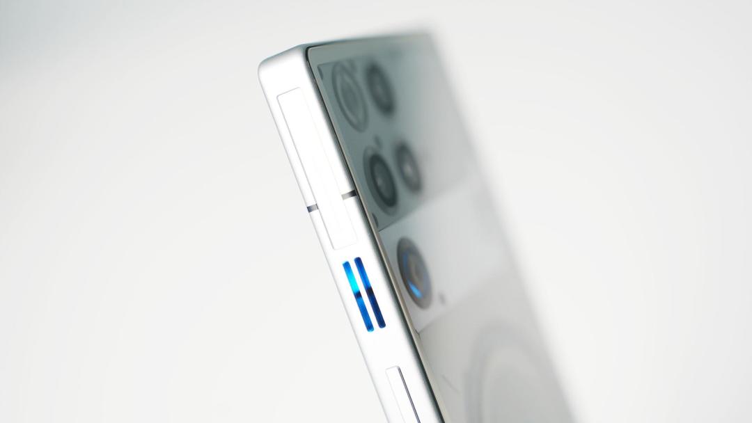 红魔12Pro+的“更轻薄”没给数字:把0.96mm黑边和9000mAh爆料摆在一起,才看清哪句是官宣哪句是猜