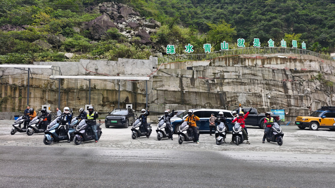 极核把AE6 Ultra拉上了川西:218公里、204公里、674公里三拨实测都回来了,没快充这本账我在你下单前先算完