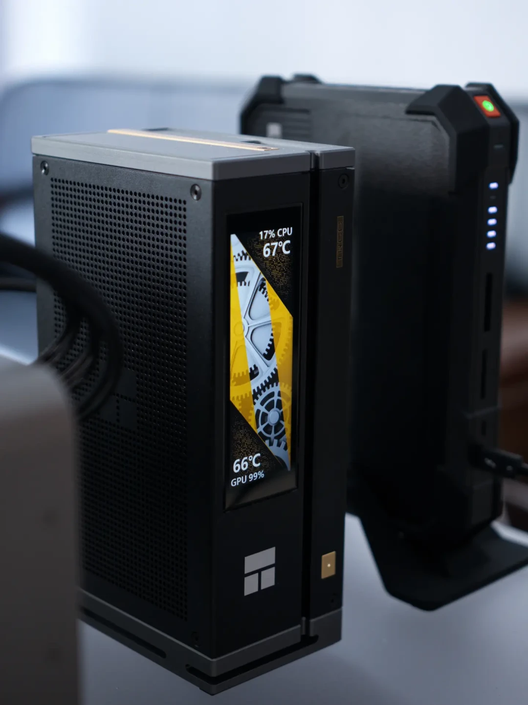 128G统一内存的AI Max 395涨成理财产品:去年1.4万、现在2.2万还没货——本地大模型党冲395、等495还是绕行,先把价格、速度、生态、时机四本账对完
