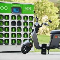 摩博会收官当天，“300cc内3-5年电动超越燃油”撞上93.8万浏览的“电摩为何没取代燃油”：10月在125踏板和电摩之间纠结的人，先把这三个判断对齐