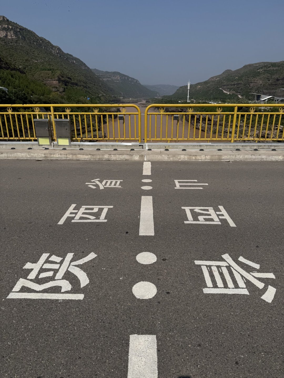 壶口的秋汛是按天计的:1800立方米每秒刚刷出今年最大,窗口还剩几天、站哪岸、220一日游贵不贵