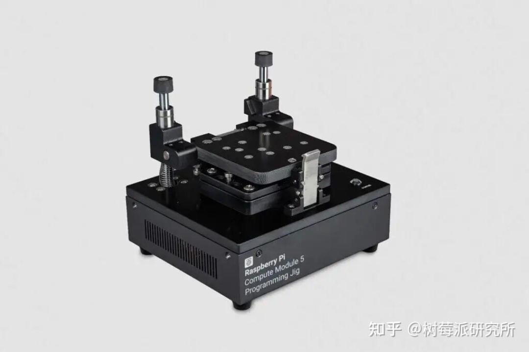 2GB改4GB只认2GB：树莓派固件锁死内存升级，涨价行情下这笔魔改账别再赌了