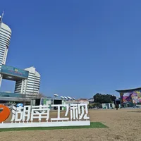 快乐家族这五年的“重聚”消息比连续剧还跌宕：哪些是真、哪些是假，到底还值不值得蹲？
