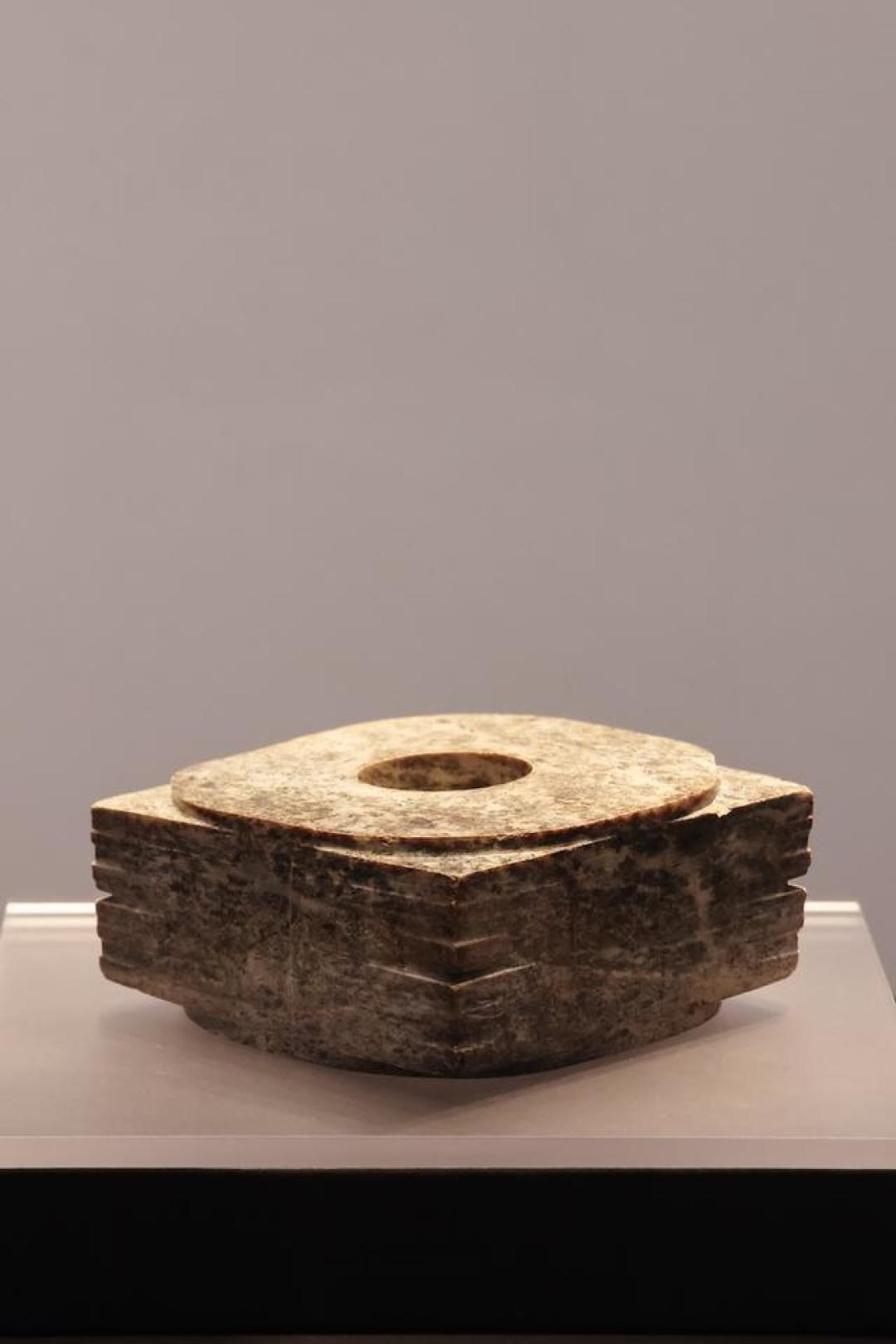 大英博物馆的4件玉琮“回家”参展:良渚这场“琮谱”大展,国庆专程去值不值?