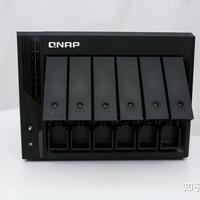 77个工具、默认只读：威联通把NAS递给AI一年后，配上免费的WorkBuddy，先想清楚开到哪一档再动手