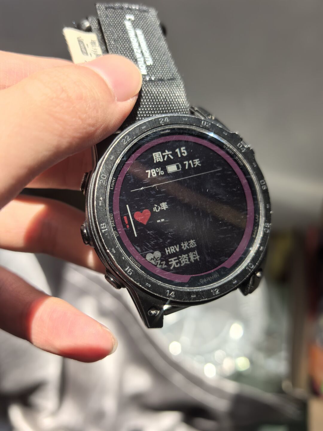 国庆前老佳明点不亮?官方上周刚发了排查视频,对完30多条“充不进电”帖:四步自救、两种白花钱、送保的3个信号