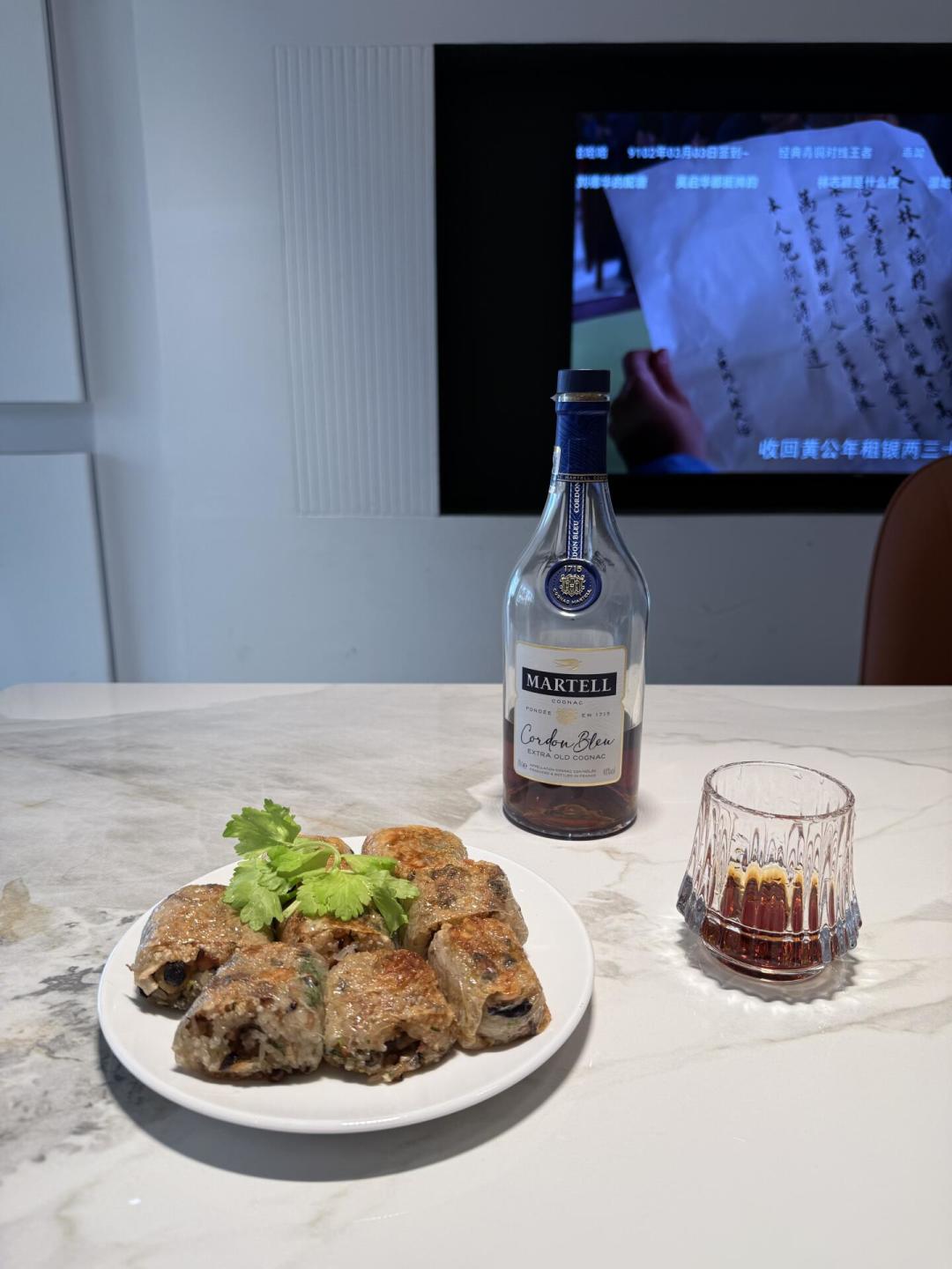 生蚝配轩尼诗拿了5514个赞,猪耳朵拿了11个:白兰地配中餐,翻完655条评论我整理出这份清单