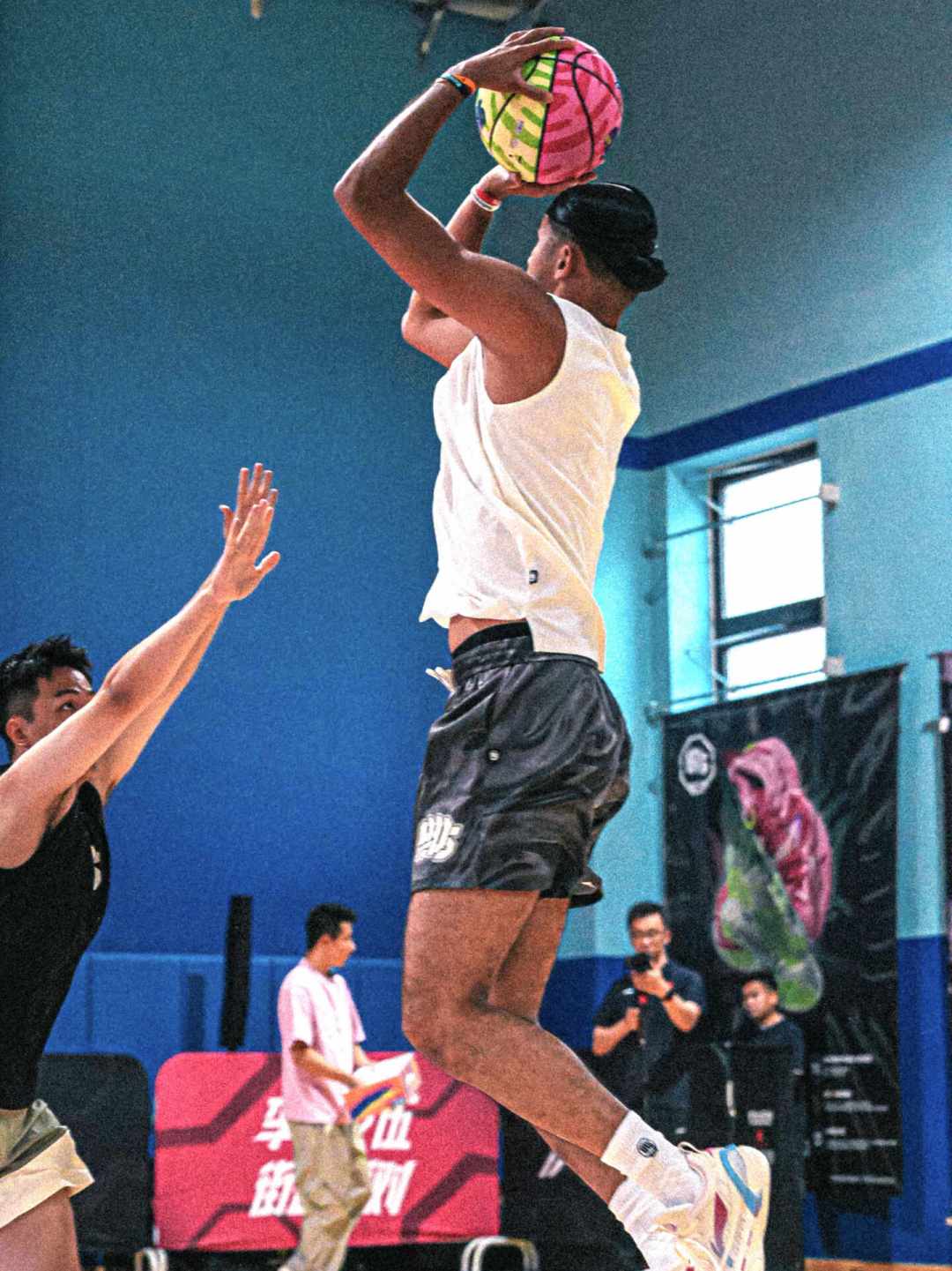 白晶成了百分大战的“铁标尺”:输CBA三分、输小卡65分,这比分不是这么读的