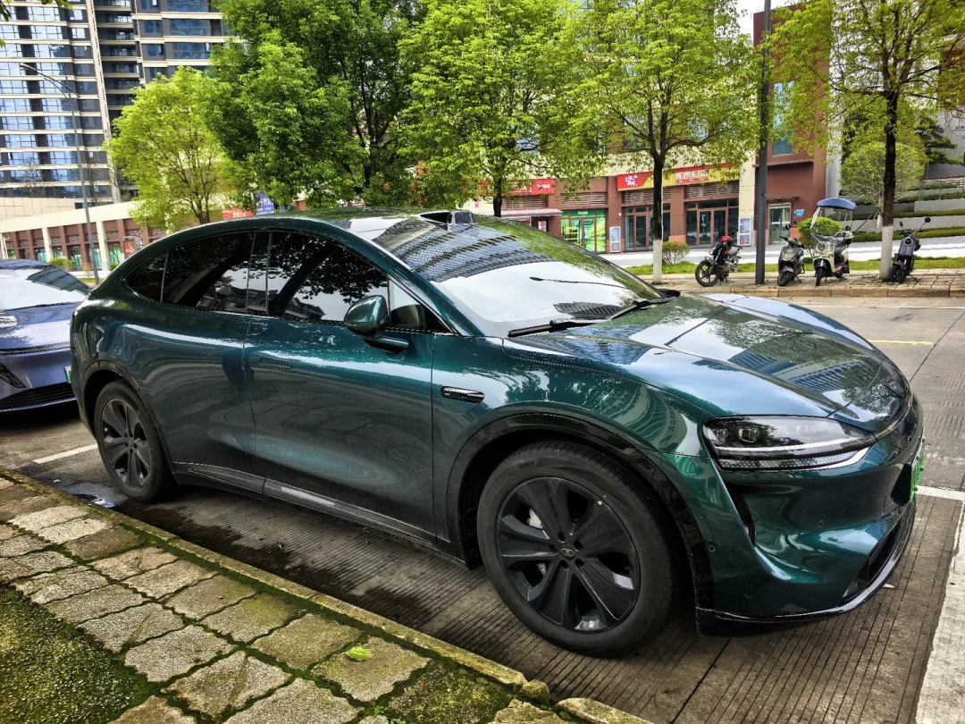 12万老车主的“决赛圈”:智界R7八大焕新升级,你的车能拿到几个?