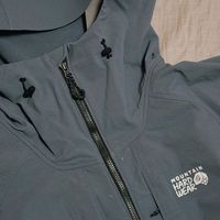 "Hardwear"里最被低估的一件居然是软壳：4折冲大螺母软壳前，先把"起球"的骂声拆成四本账