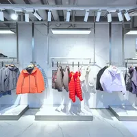 波司登新品喊出「一件即刻不烦」：它到底算不算冲锋衣？先把吊牌翻到那一行再下结论