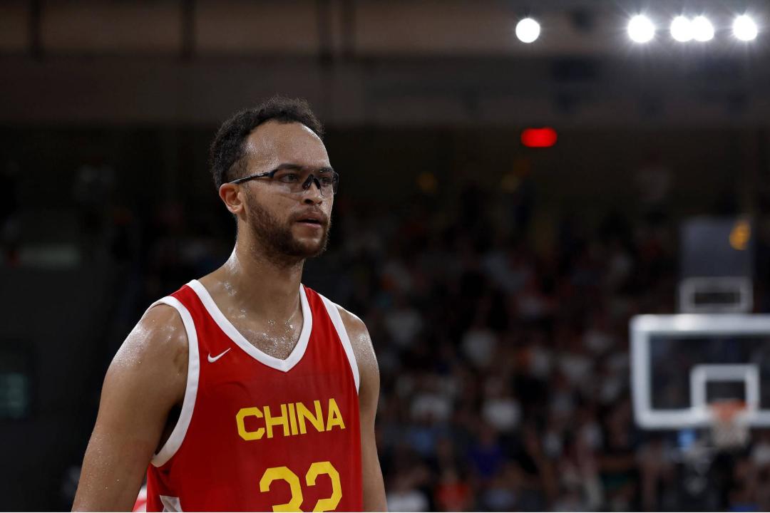 李凯尔“改回美国籍”又传开:辟谣只拿到谣言十七分之一的传播量,真正挡住回归的不是国籍