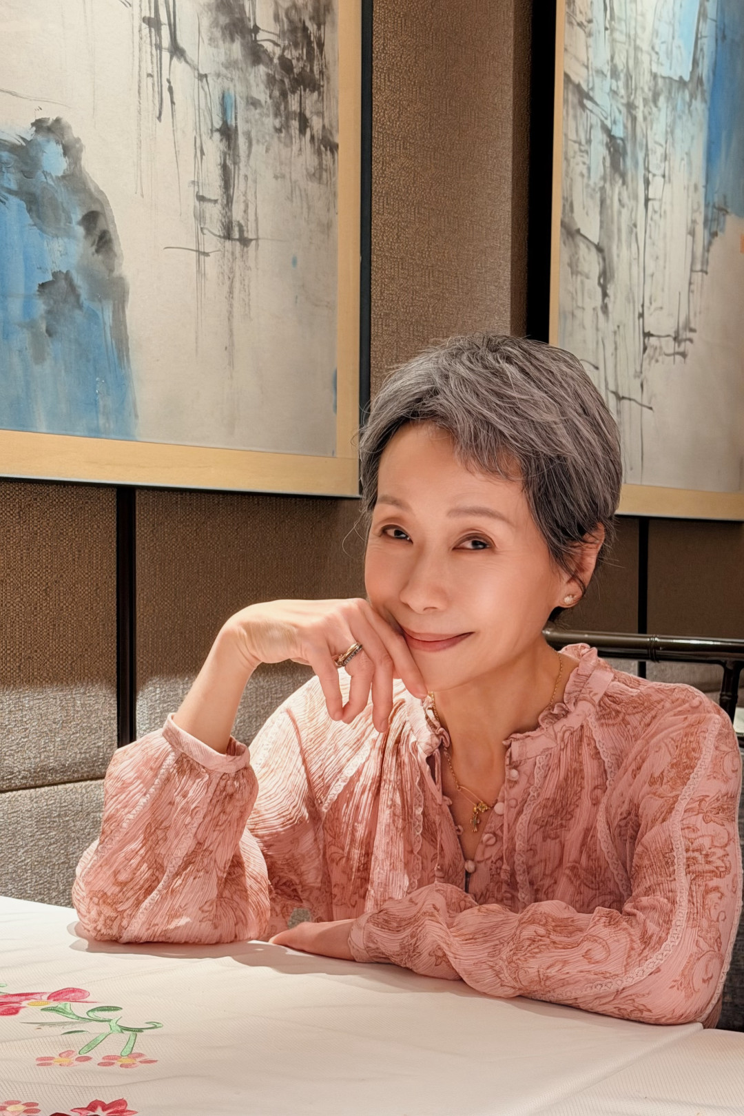 叶童《牵手》舞台刷屏之后:她这15个月的动向,我们替你拼成了一张补课地图