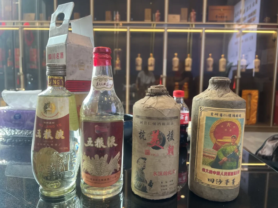 中秋收的酒堆家里,存对了比急着转手强:白酒竖放、红酒横放、酒柜按瓶数来