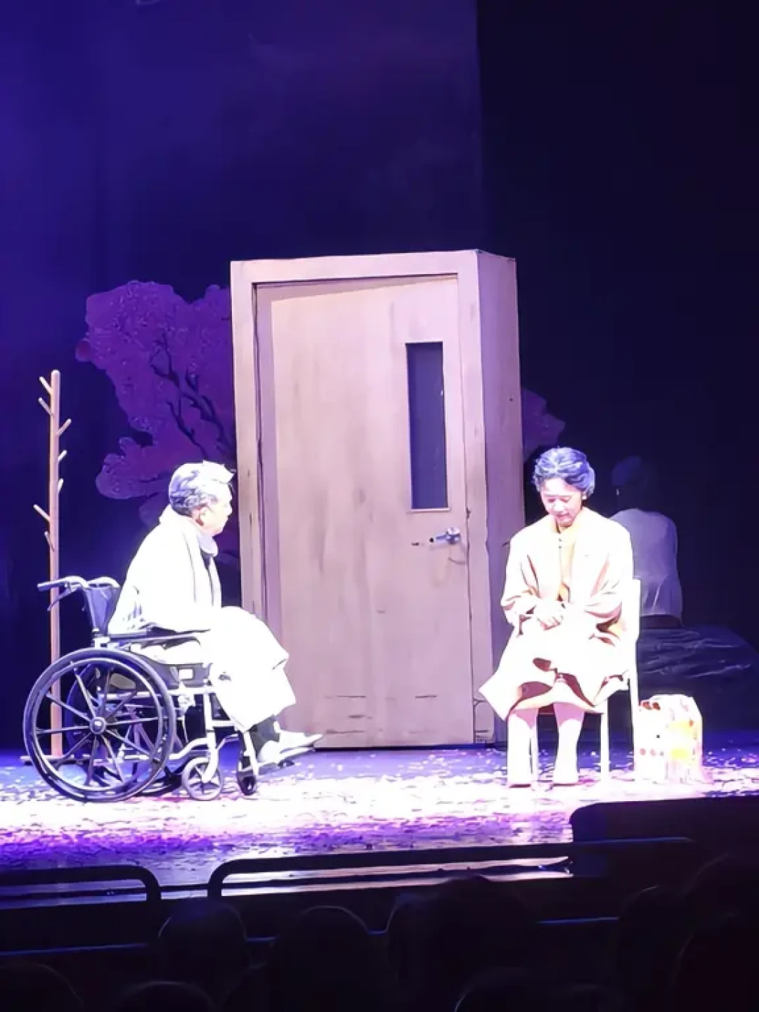 黄磊不录综艺后的第一件大事有了时间表:《暗恋桃花源》经典版今天11点南昌开票,40周年巡演全站点和三个版本的坑都帮你捋完了