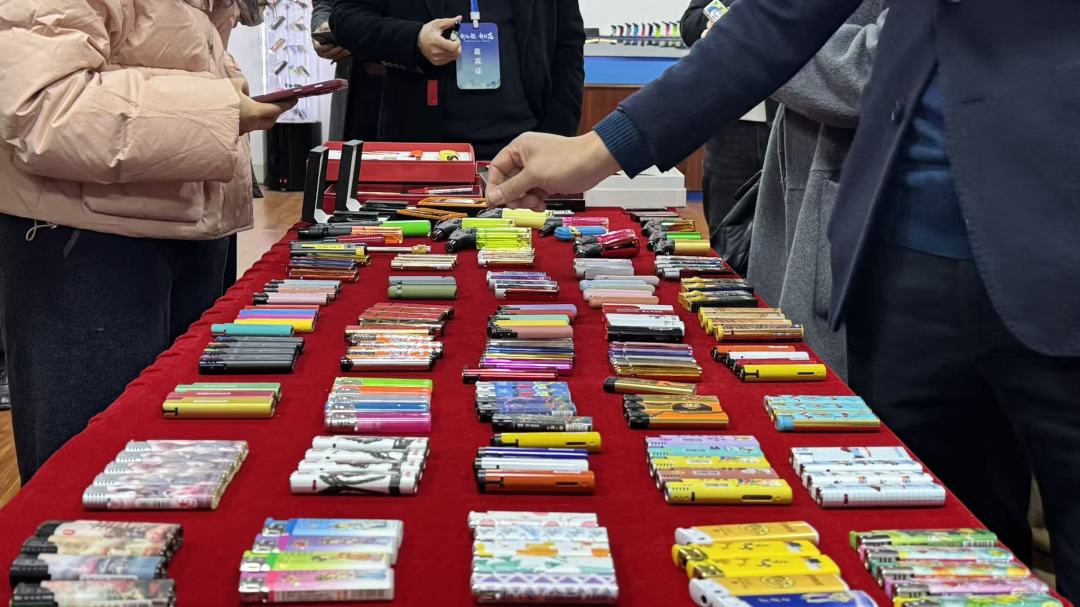米粉涨到10块,火机1元钉了20年:扒完邵东的账本和全网“少气”吐槽,只剩三笔账