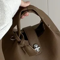 40篇“长期主义买包”高赞帖一半在带货：翻完三串热评，真话就这5条