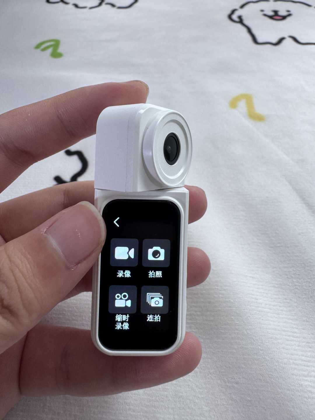 GoPro卖身后的第一个国庆：翻完三个平台的选购帖和洛图半年报，389到5498的运动相机按预算排好队了