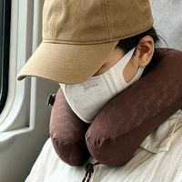 国庆前刷屏的“无痛升舱”枕：扒完蕉下口袋随行枕的种草与避雷帖，下单前先对清这三件事