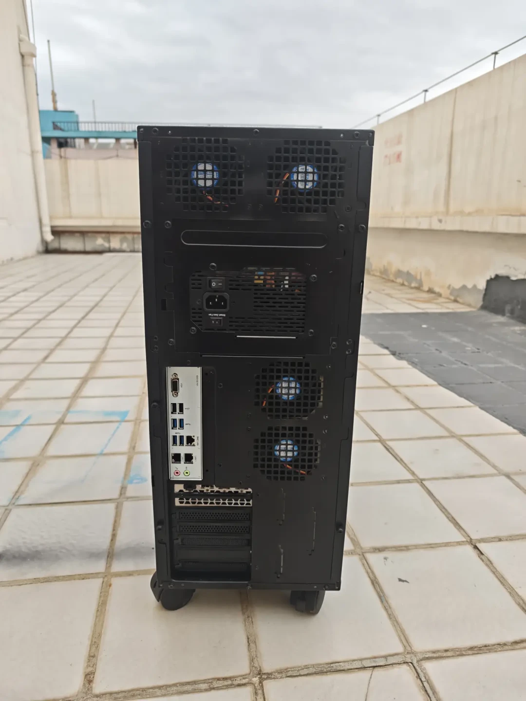 壳是旧的,账是新的:老机箱自改的五道坎,评论区永远在喊