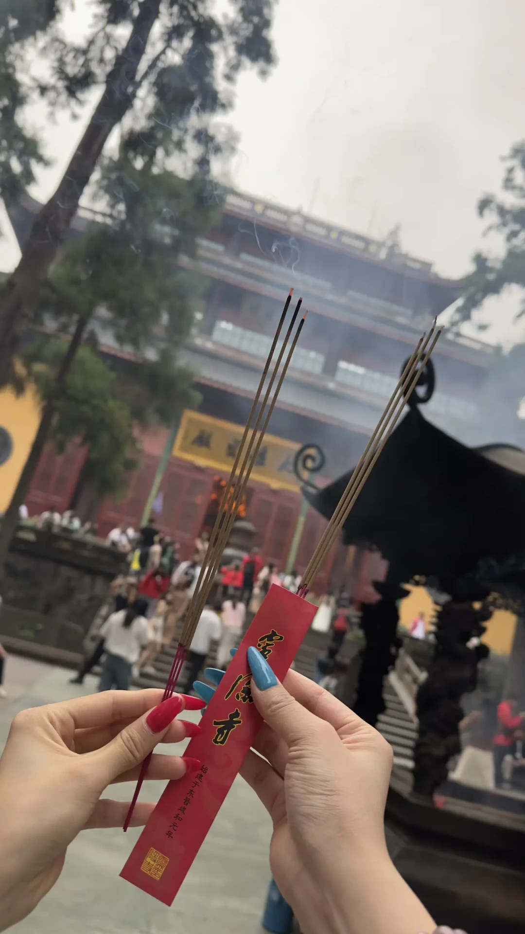 中秋国庆带老人娃去灵隐:先核“70岁”,再赌“8点前”,最后才轮到约哪个门