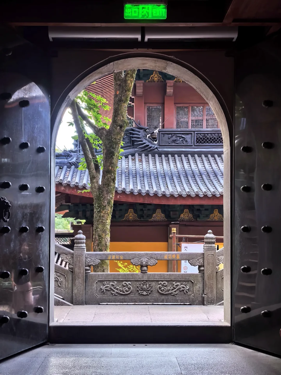 中秋国庆带老人娃去灵隐:先核“70岁”,再赌“8点前”,最后才轮到约哪个门