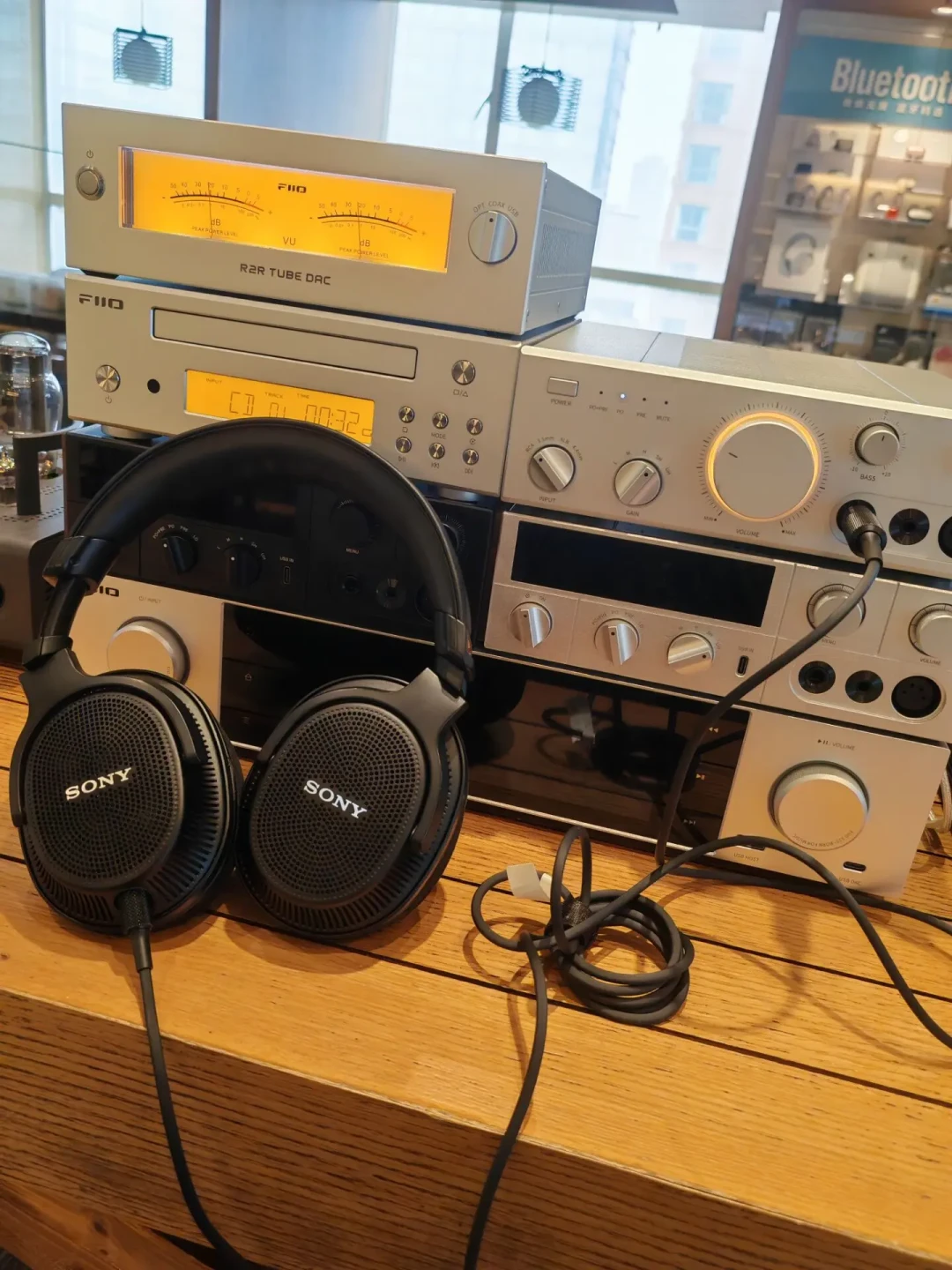 R70xa、HD490PRO、MV1吵了小半年:上开放式监听大耳之前,先确认你的预算含不含耳放