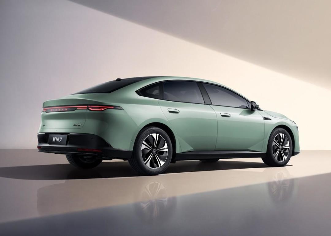月销928台的老N7,被10.99万起的新N7