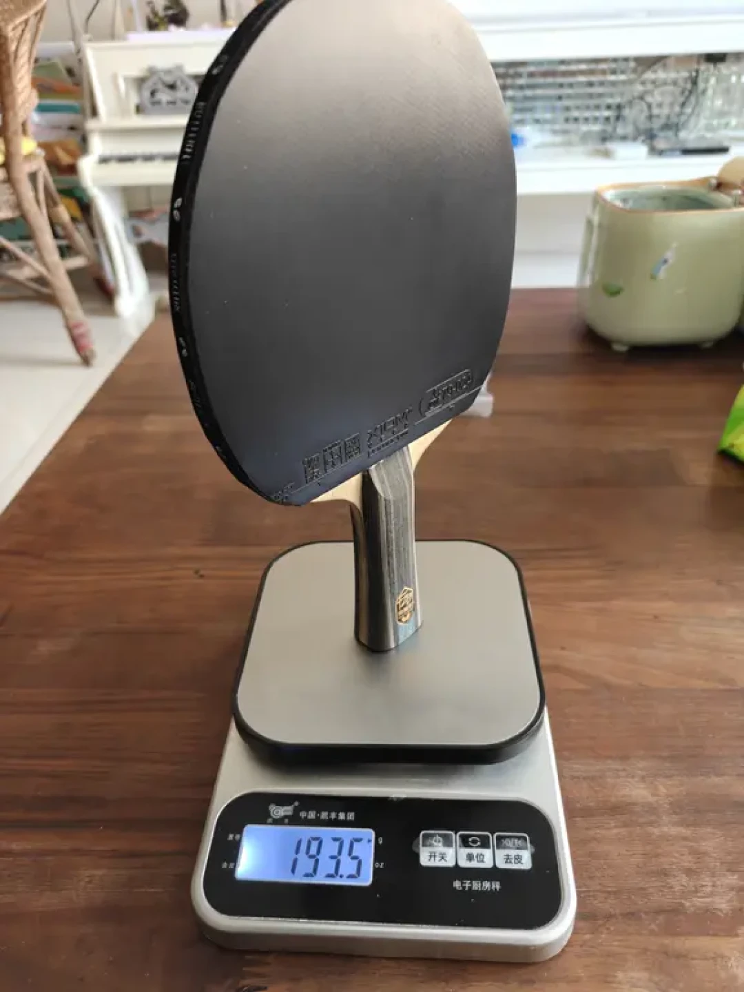 球拍的重量只涨不跌:扒完三平台十几条称重晒单,先算清你手里那支拍的