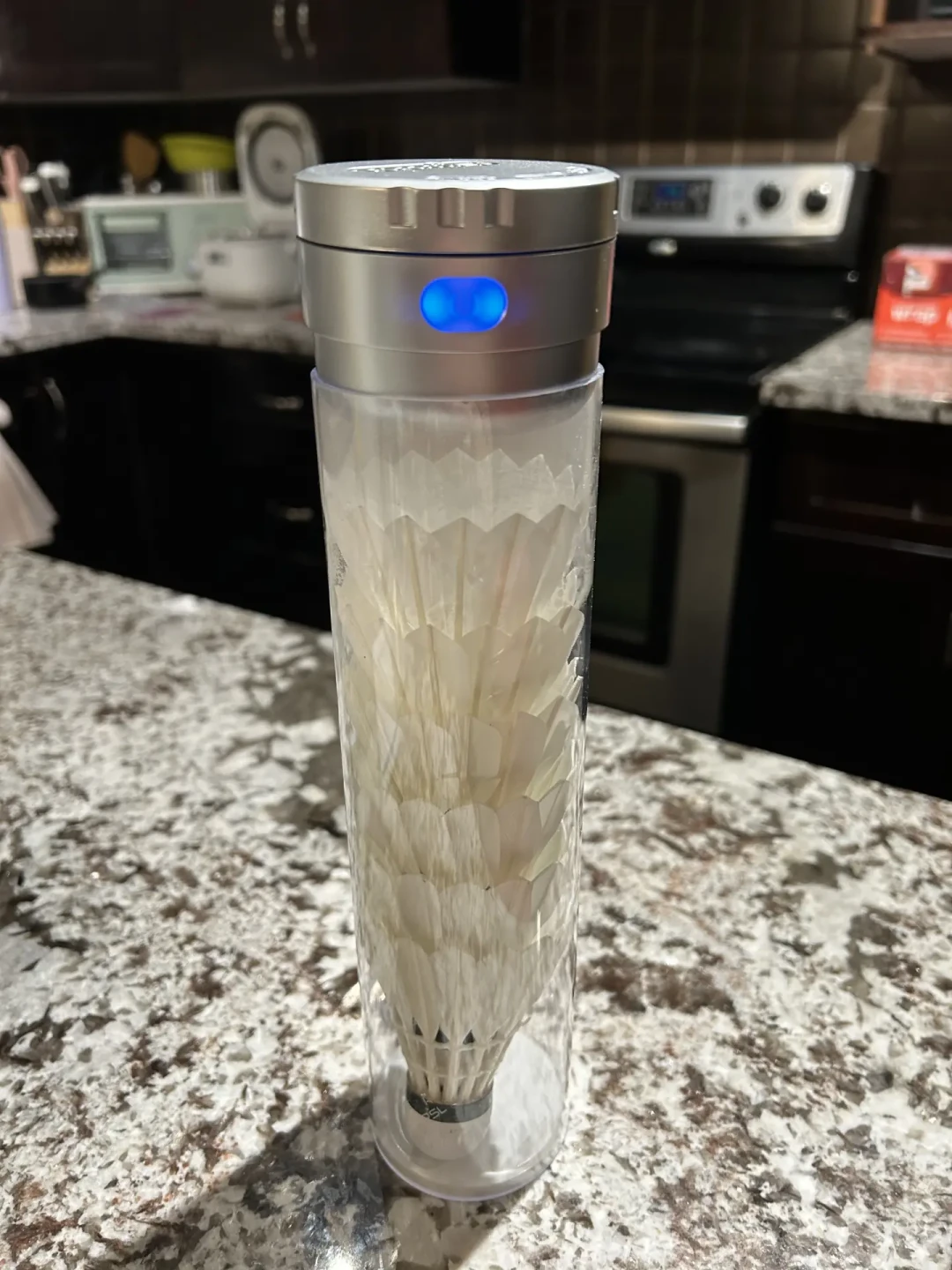 大牌羽毛球冲破350一筒后,球友开始给6块6的薰风算账:这十几筒我替你翻完了,坑就3个