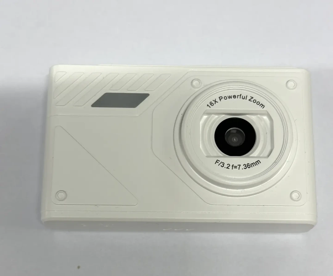 9月的CCD市场裂成了两半:IXUS炒到2000+,宝丽来跌到188没人出,手里只有两三百预算的,先算清这三笔账再掏钱