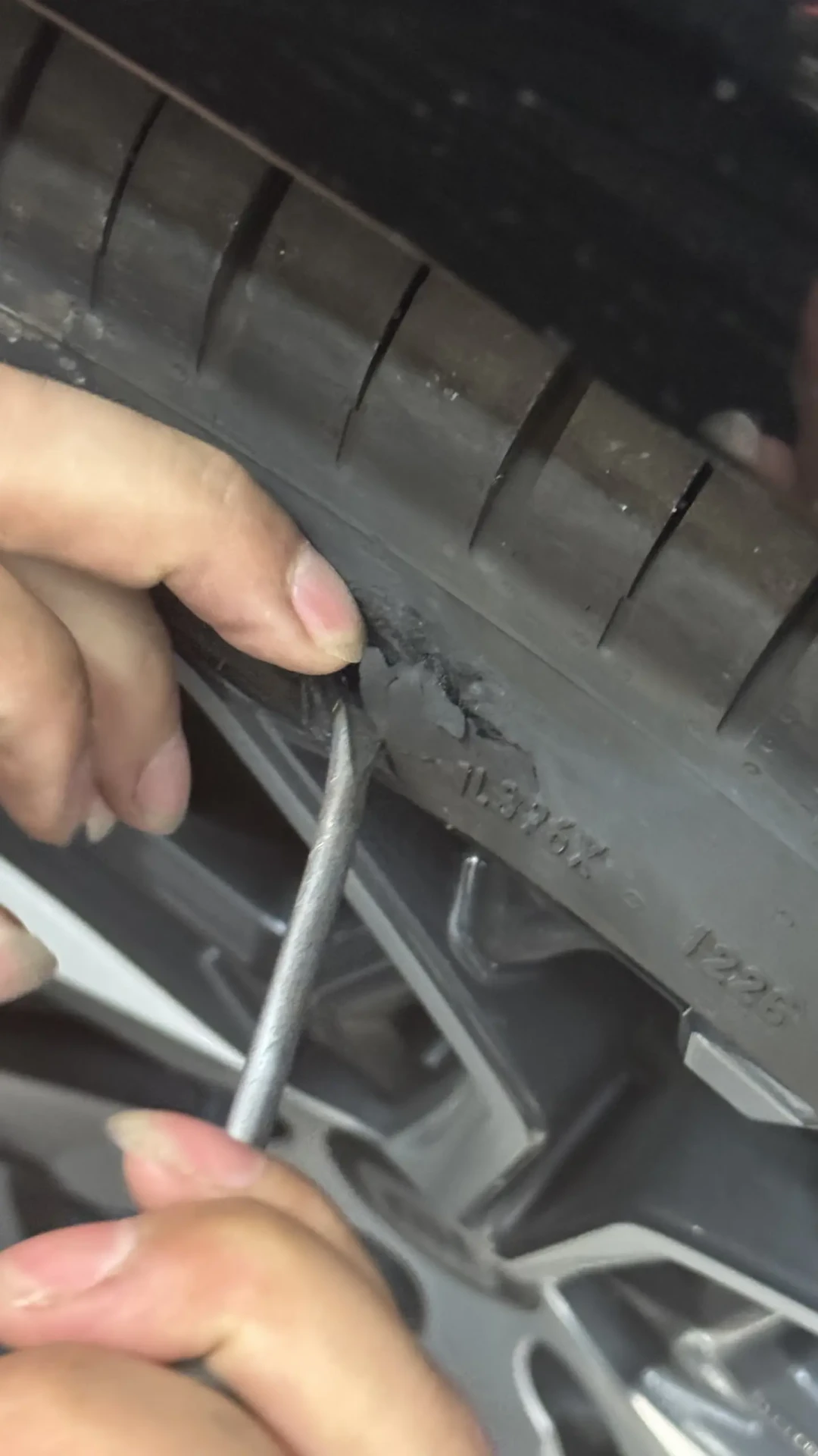XM、R0 到底标了什么?倍耐力电车“专属原配码”批量到货,换胎不对码会怎样