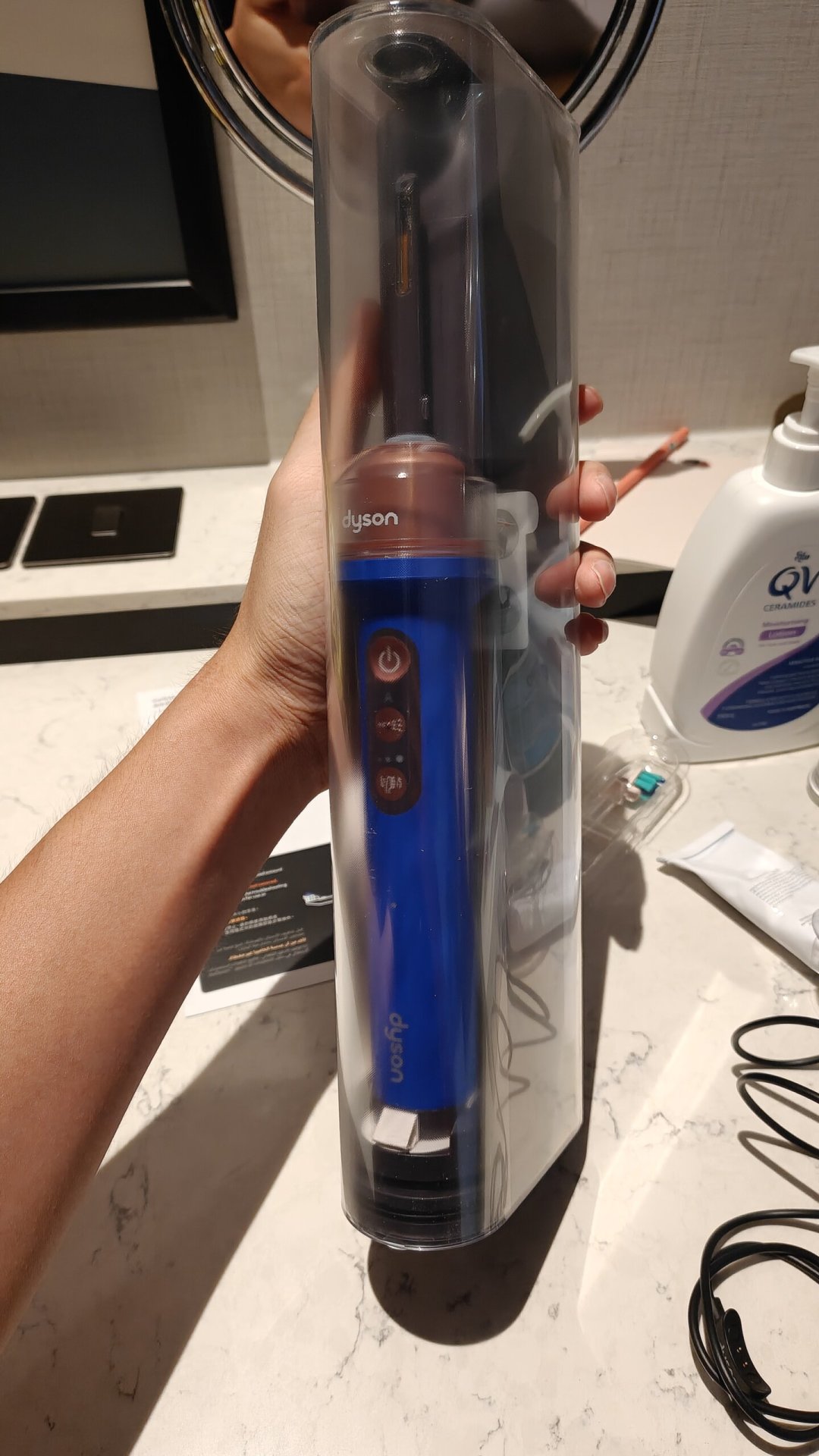 戴森牙刷上架15天就被撤，老外排队求代购usmile：3899元的科技溢价真相