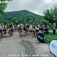 赛后一碗炸酱面，院里试穿ALTRA：北京西山月更的「悦野派对」，是路跑人下第一场越野前最该对的一本账
