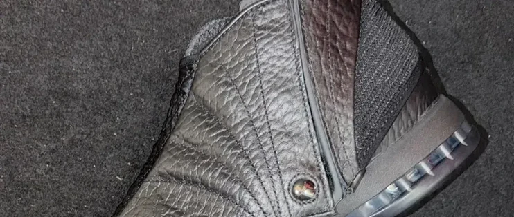 十月最顶的AJ正代，竟然是这个黑疙瘩？