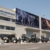 流浪地球3官宣“春节先来一半”：拆上下部是诚意还是生意？沈腾马丽加盟、杀青罗生门与AI谣言，一次说清
