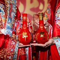 中秋上门给老丈人送酒，别照抄刷屏的「攻略」：有把陌生茅台镇酱酒五星推成C位的，有把水晶剑标到400-600而酒友认的好价≤360的——他喝不喝、送一瓶还是两瓶、各地认哪瓶「硬通货」，答案我都从评论区扒出来了
