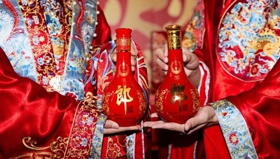 中秋上门给老丈人送酒，别照抄刷屏的「攻略」：有把陌生茅台镇酱酒五星推成C位的，有把水晶剑标到400-600而酒友认的好价≤360的——他喝不喝、送一瓶还是两瓶、各地认哪瓶「硬通货」，答案我都从评论区扒出来了