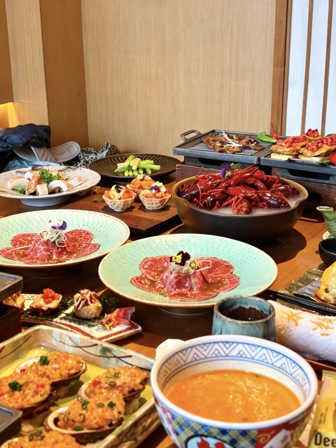 聚会餐饮