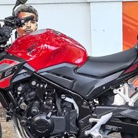 本田CB500F实测，摩托对比家用小车，到底哪个更省钱？