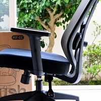 用入门价位的夏草木Fit CC办公椅就可享受旗舰级人体工学椅的舒适