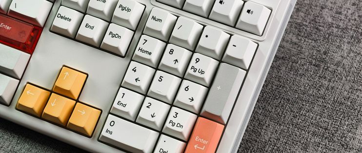 现在都在卷中小配列键盘，就你还在给108配列上8K？