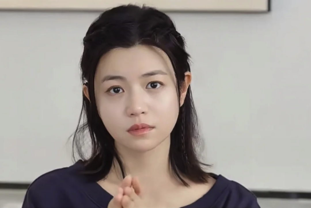 "小笼包"翻车十年后,41岁的陈妍希用素颜打了所有人的脸