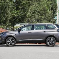 标致5008新款上市，16.97万起，听劝升级内饰和车机