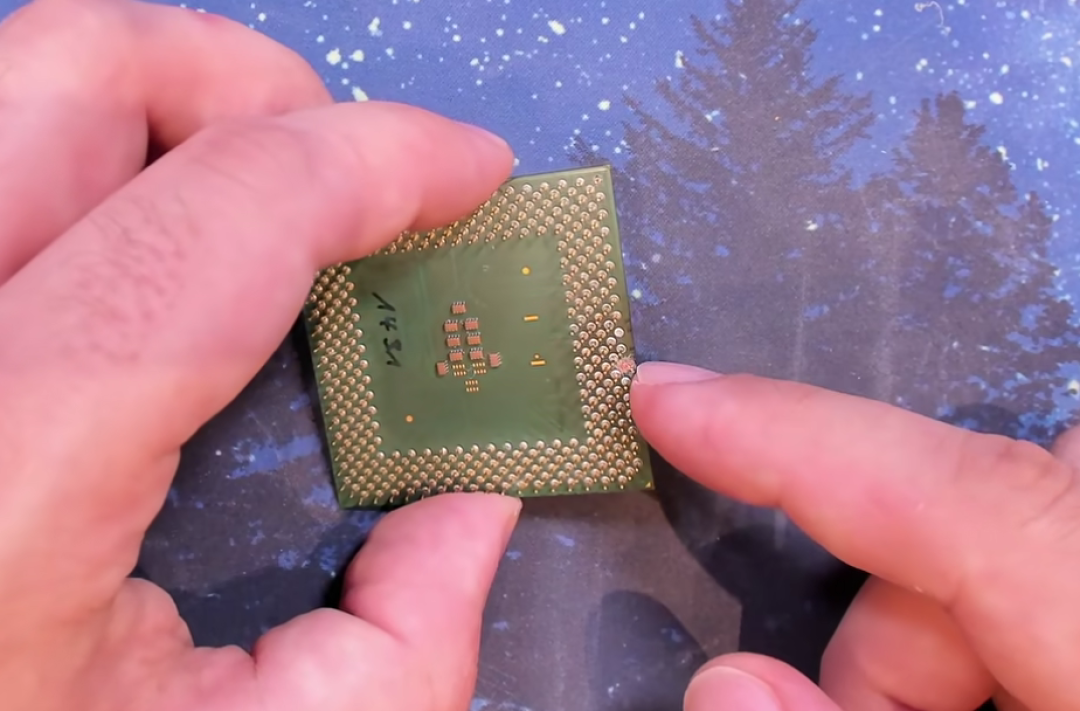 引脚移植手术成功!25岁图拉丁赛扬CPU死而复生,稳定超频1600MHz