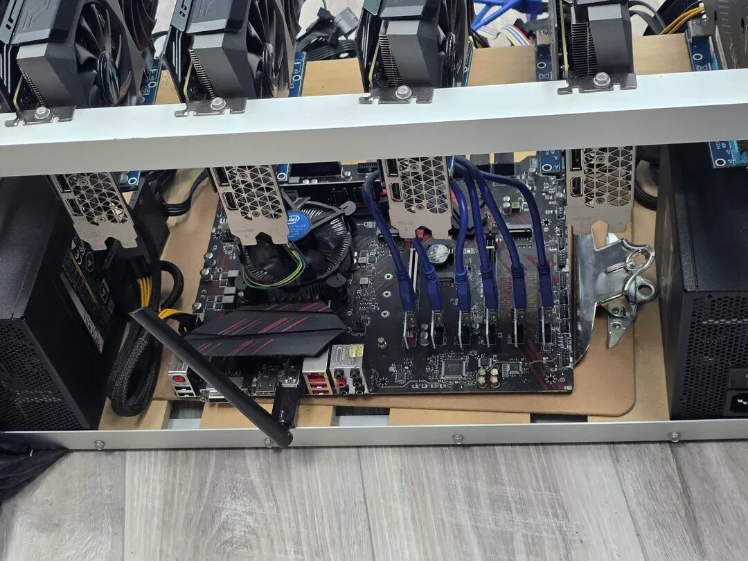 赚大了!网友淘二手矿机,拆出12张RTX 3070显卡