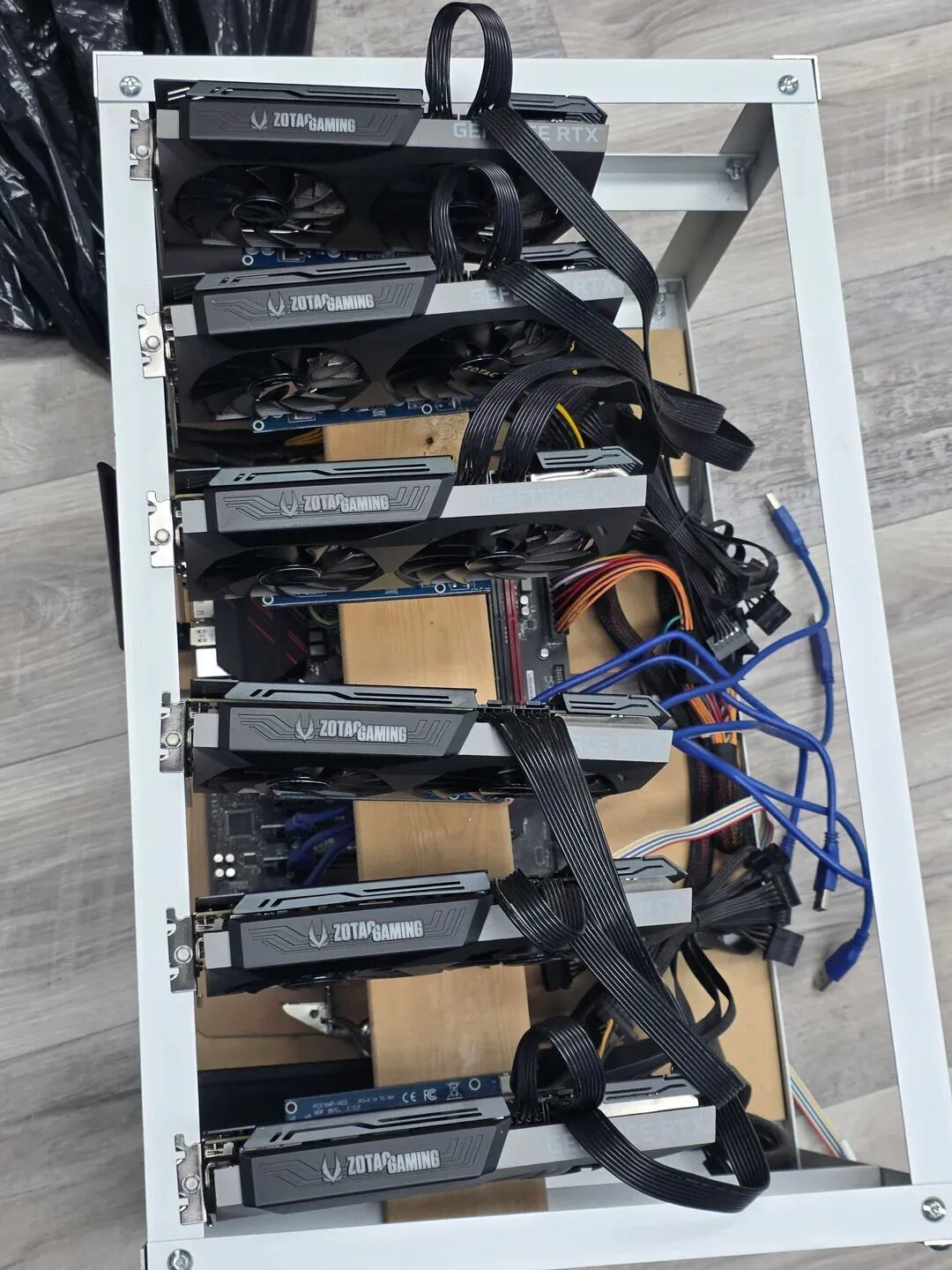 赚大了!网友淘二手矿机,拆出12张RTX 3070显卡