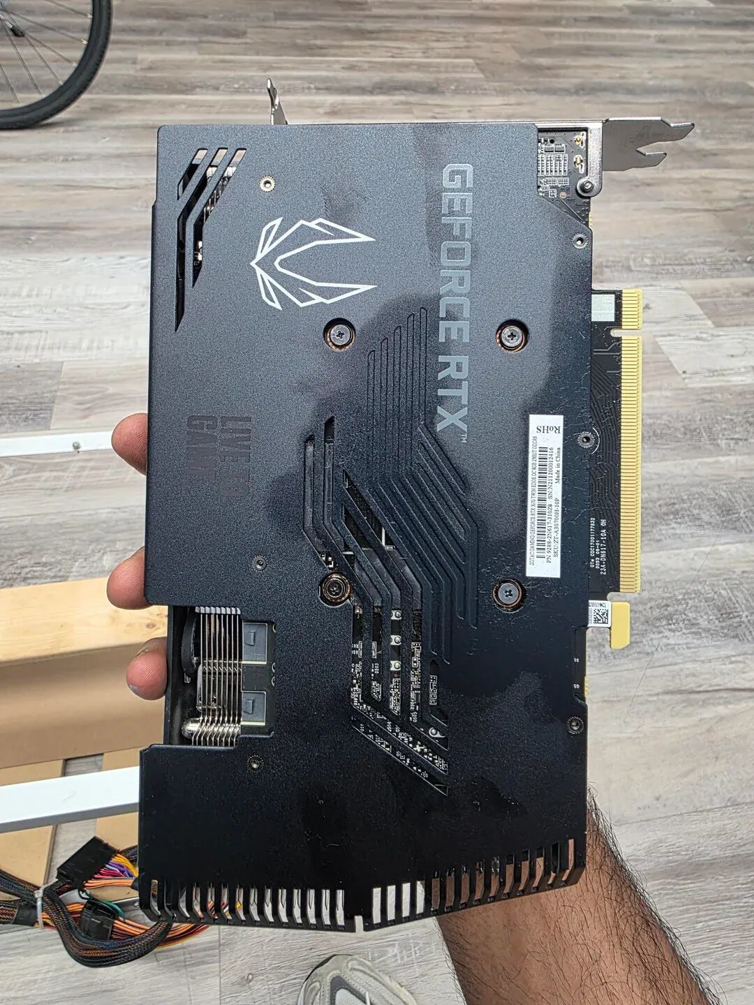 赚大了!网友淘二手矿机,拆出12张RTX 3070显卡